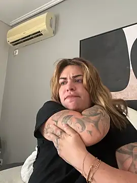 Chat XXX ao vivo de HeyBABYGIRL