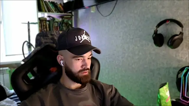 _Serious_Man Chat XXX live