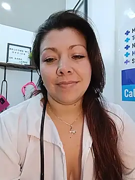 Chat XXX ao vivo de SARA_21-