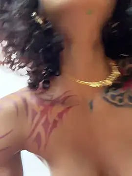 LizStorm_ লাইভ XXX চ্যাট
