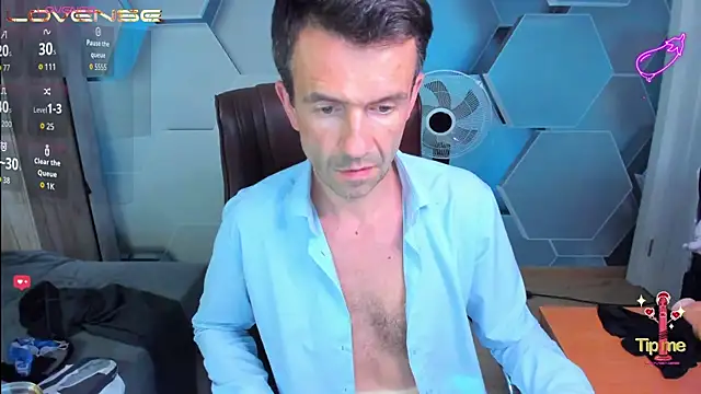 XXX chat uživo modela SteveTiger