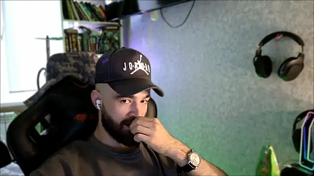 Chatroom XXX en direct de _Serious_Man