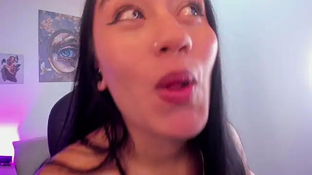 XXX chat uživo modela LucyBloom_