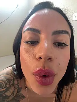 Morenaviip Chat XXX in diretta
