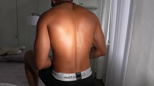 Paradise_boy__ Chat XXX in diretta