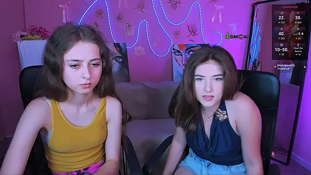 rebecca_smile Chat XXX in diretta