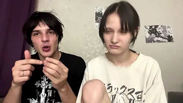altycouple's Live XXX Chat