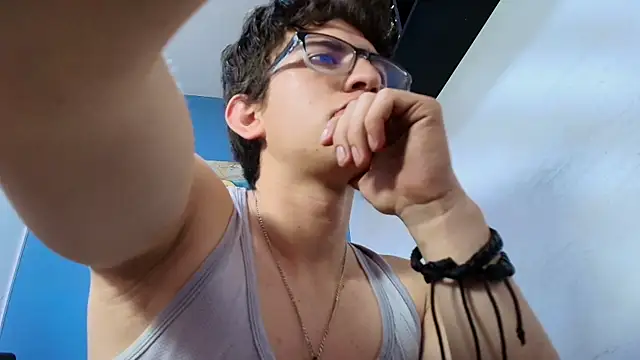 Онлайн чат XXX ADAM_CUMS