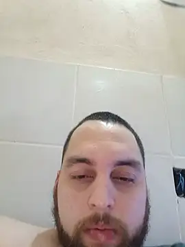 matvaz21cm's Live XXX Chat