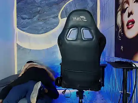 XXX chat uživo modela Benjamin_Alam
