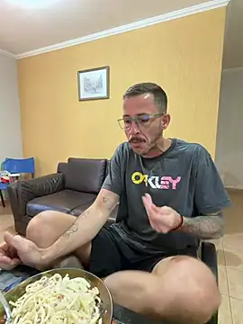 MeladoDiMel XXX чат на живо