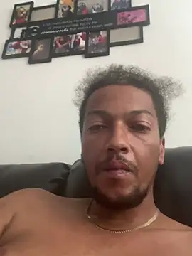 XXX chat uživo modela BM0715