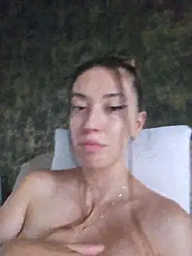 VirginPussySquirt's Webcam Show