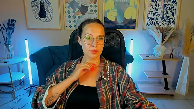 Chat +18 de Charlotte_Hudson ao vivo