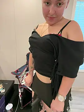 Mamachulita Adlı Modelin Canlı XXX Sohbeti
