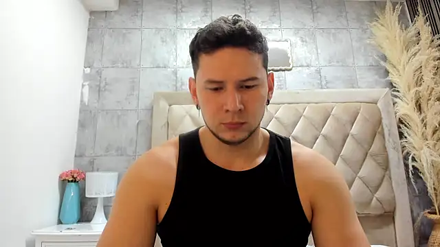 Izui_Pierce – Live XXX-chat