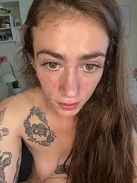 ValenciaTheVixenXX Adlı Modelin Canlı XXX Sohbeti