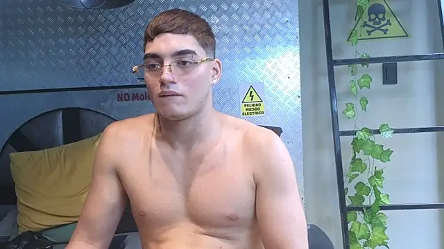 ThiagoFox live XXX chat