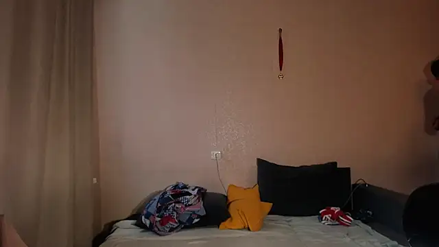 Show modela Kevin_Hornyyy na web-kameri