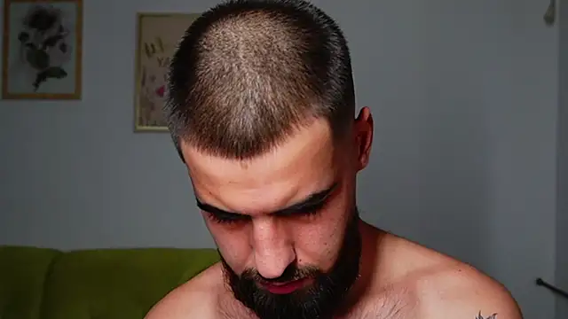 HairyRobxxx Adlı Modelin Web Kamerası Şovu