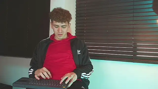 XXX chat uživo modela Tyler_Mcrey