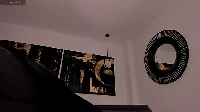 MilaLawrence's Live XXX Chat