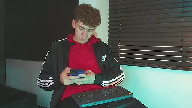 Chatroom XXX en direct de Tyler_Mcrey