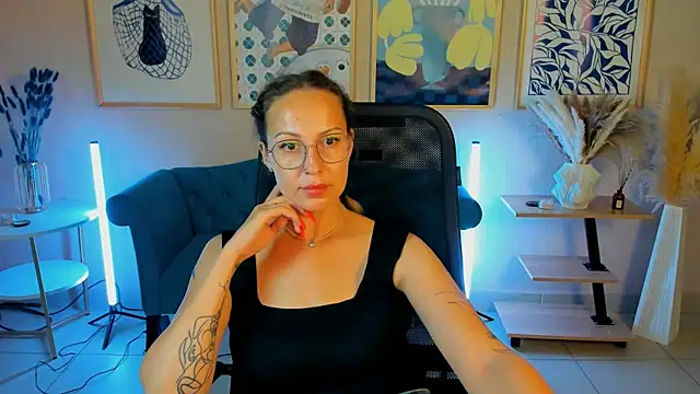 Charlotte_Hudson's Live XXX Chat