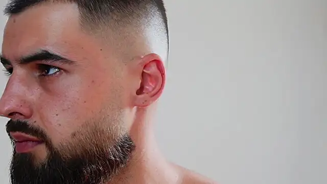 HairyRobxxx Live XXX-chat