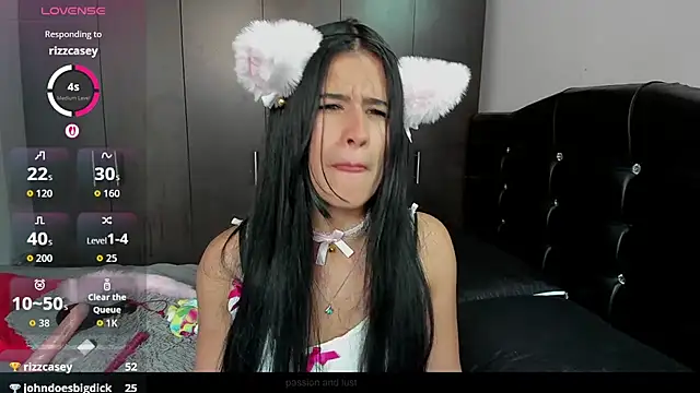 LatinaQueen23's Live XXX Chat