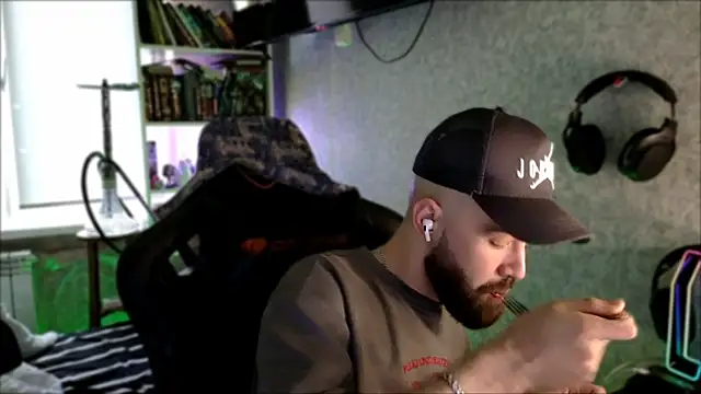 _Serious_Man live XXX chat