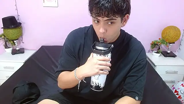 zayne_lyon's Live XXX Chat