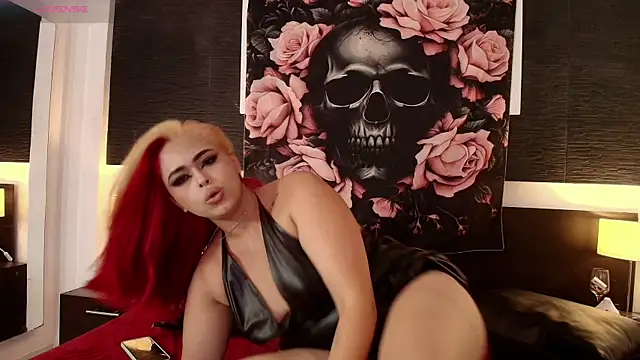 EvaaFoxxy1 Adlı Modelin Canlı XXX Sohbeti