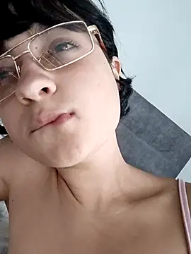Show modela zyranoct na web-kameri