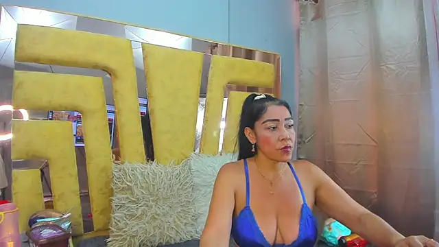 VikyThomsonn's Live XXX Chat