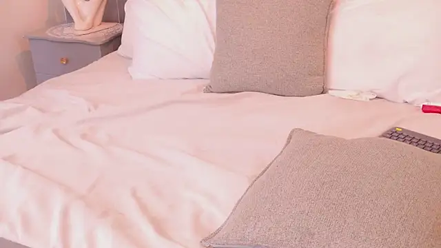 EbonyHenner XXX чат на живо