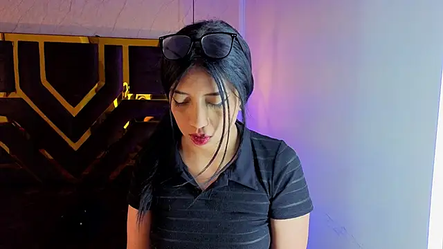 Chat XXX en directo de Ey_Im_simone_