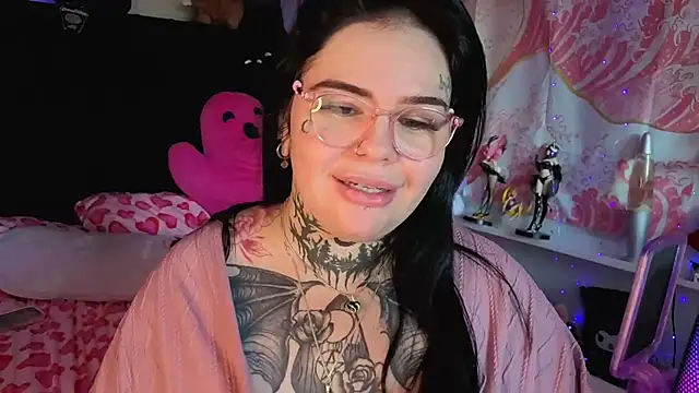 BigBootyHolly's Live XXX Chat