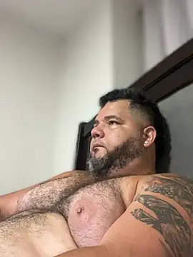 XXX chat uživo modela HotDominicanCum