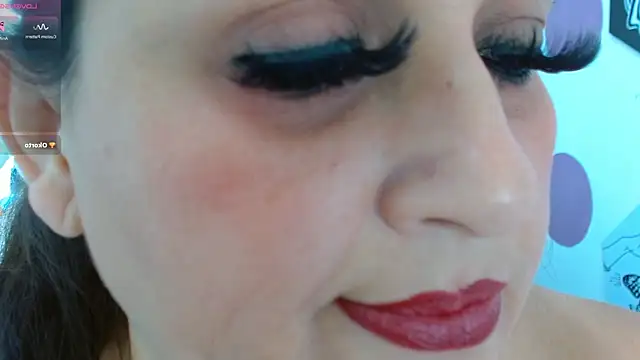Kerly_DollのライブXXXチャット