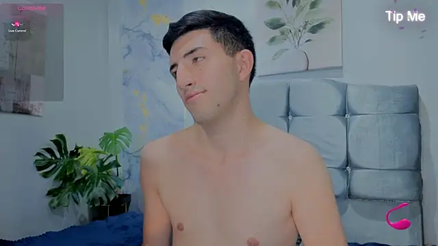 Chat +18 de Un_Sluttyy ao vivo