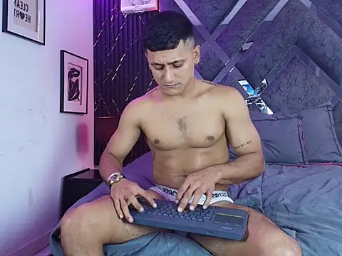 iron_king7n Live XXX chat