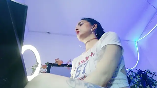 KandyParis' Live XXX Chat