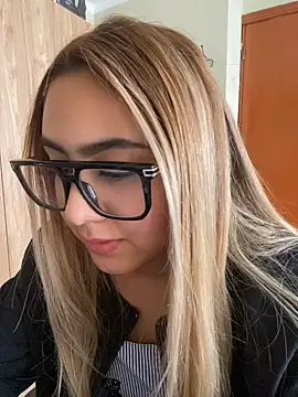 دردشة Miabonnett_ الجنسية المباشرة