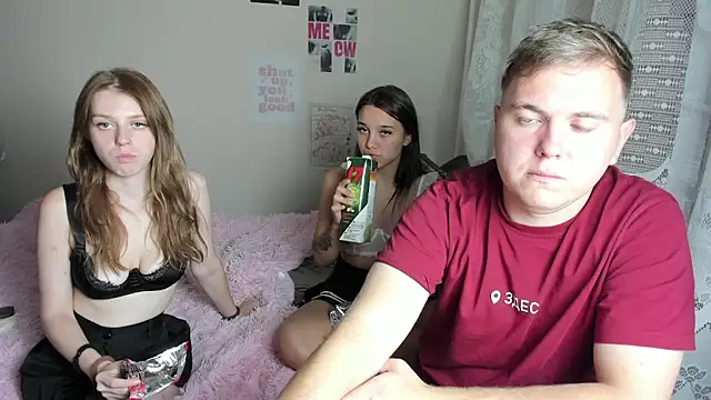 AnikaBest Adlı Modelin Canlı XXX Sohbeti