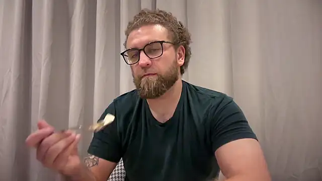 XXX chat uživo modela Bear_bear_