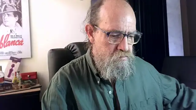 Uncle_Hottie live XXX chat