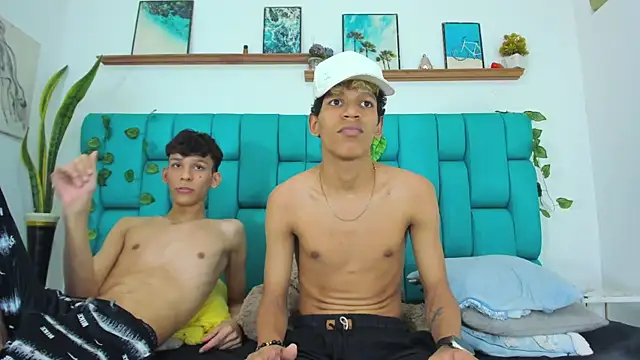 XXX chat uživo modela AverageDirtyBoys