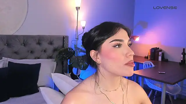 AlmaBlaze's Live XXX Chat