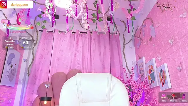 Chat +18 de DaripQueen ao vivo